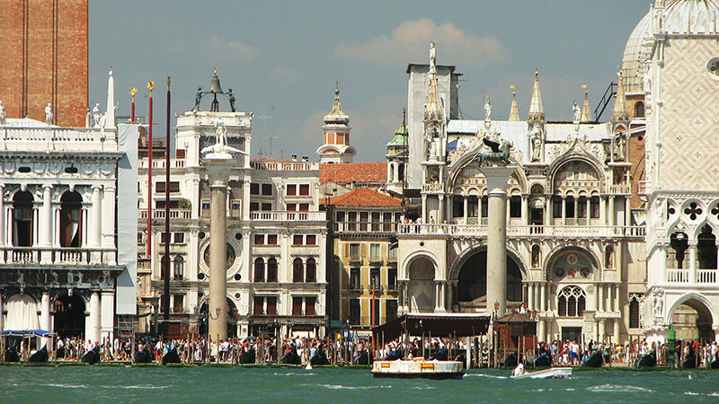 Venice,San Marco square,palazzo ducale,tourists,grand canal