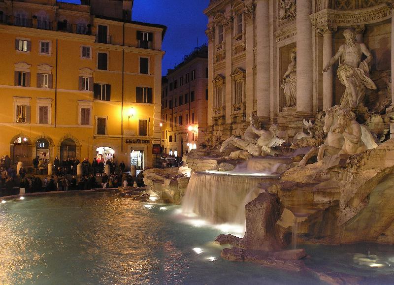 Night Rome,Trevi fountain,Eternal city,Rome fountain