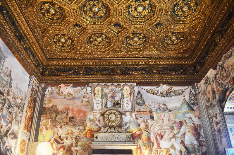 Palazzo Vecchio,Frescoes,Golden ceiling,Renaissance frescoes,Florence