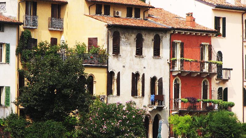 Verona,Old houses,Color houses,Italian old houses